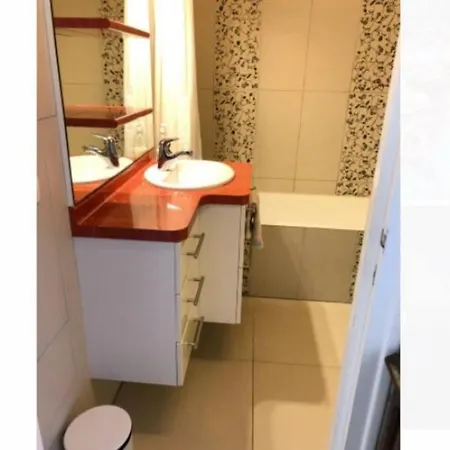 Apartament Family 200 Meters From The